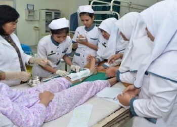 کویت نے انڈونیشیا سے طبی عملہ منگوانے کا منصوبہ بنا لیا