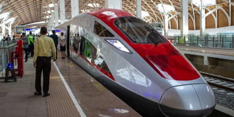 انڈونیشیا میں پہلی تیز رفتار ریلوے کا افتتاح