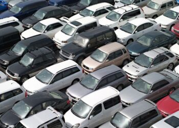 دس سال پرانی گاڑیاں اب بحرین میں درآمد کی جا سکیں گی