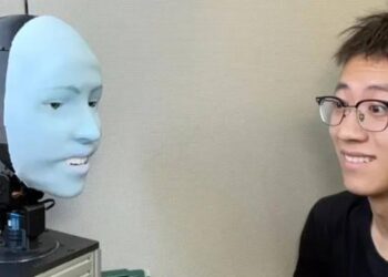 ایک منفرد روبوٹ جو انسانی تاثرات کی نقل کرتا ہے